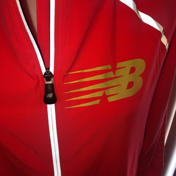 NEW BALANCE SPORTS TOP - Picture 2 of 4